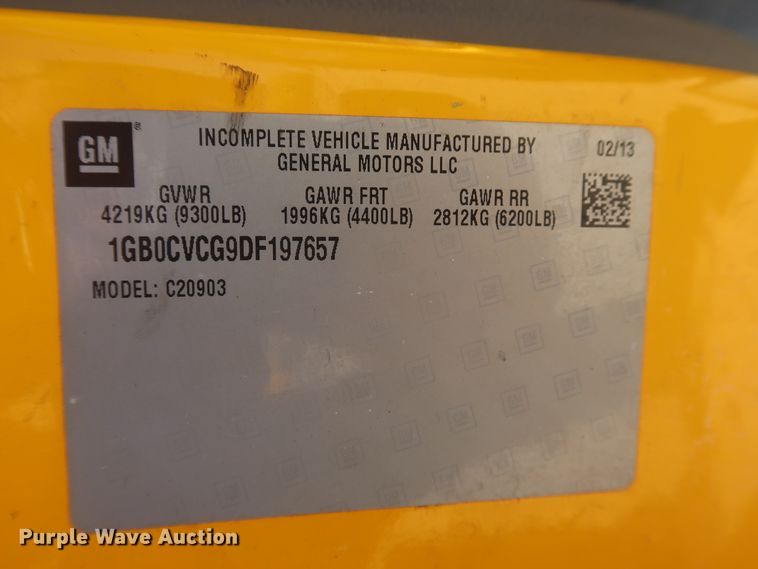 image for item HT9573 2013 Chevrolet Silverado 2500HD  utility bed pickup truck