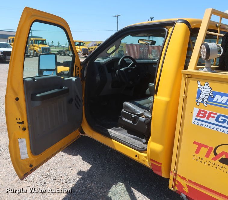 image for item HT9574 2012 Ford F250 Super Duty XL  utility bed pickup truck