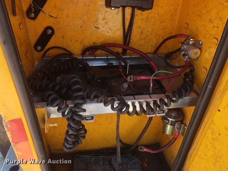 image for item HT9574 2012 Ford F250 Super Duty XL  utility bed pickup truck