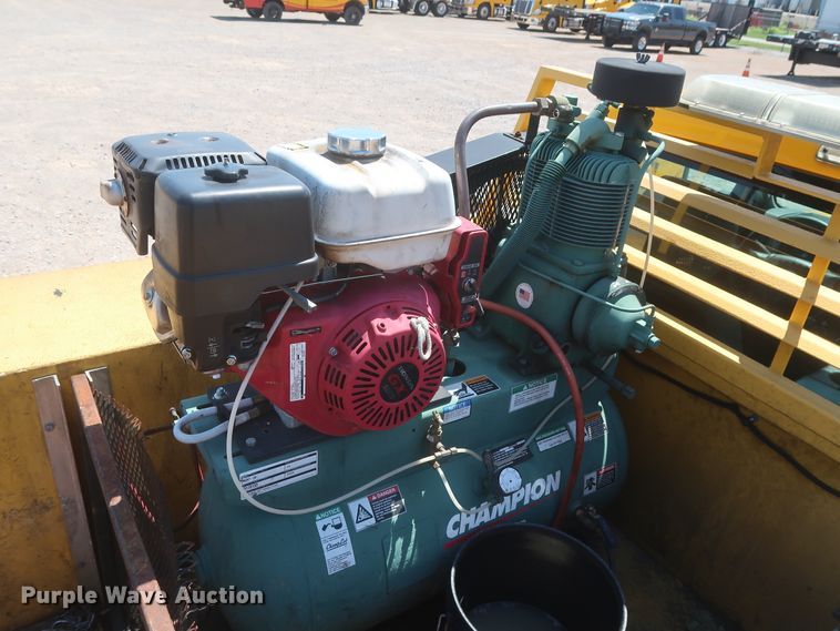 image for item HT9574 2012 Ford F250 Super Duty XL  utility bed pickup truck