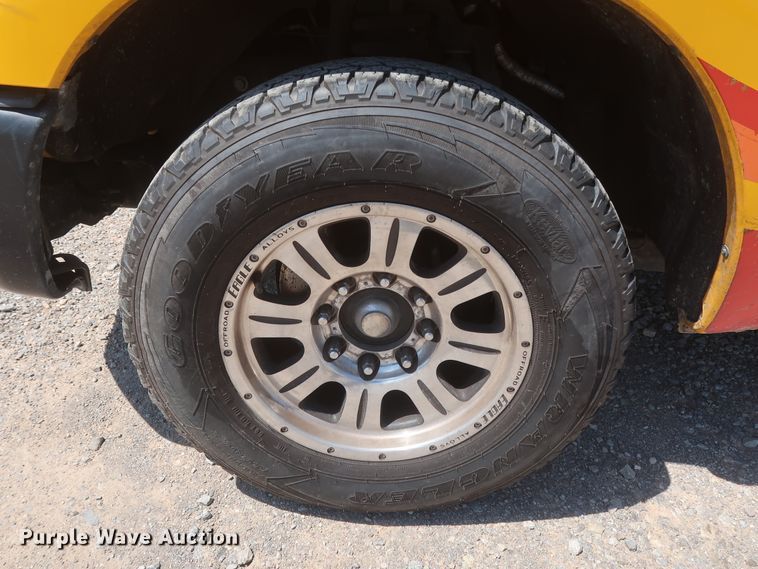 image for item HT9574 2012 Ford F250 Super Duty XL  utility bed pickup truck