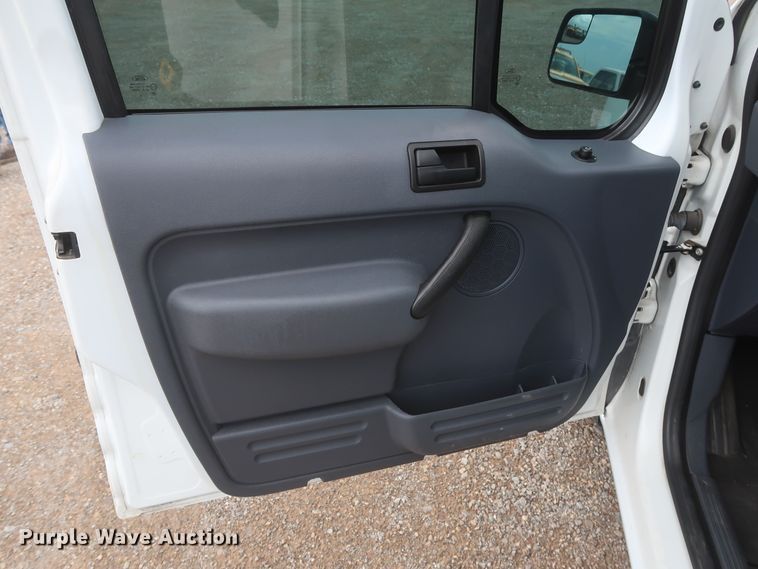 image for item HT9578 2013 Ford Transit Connect XLT  van