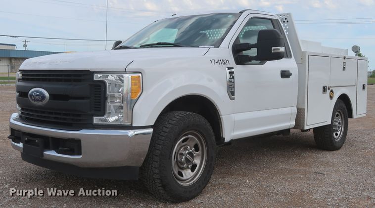 image for item HT9580 2017 Ford F350 Super Duty XL  utility bed pickup truck