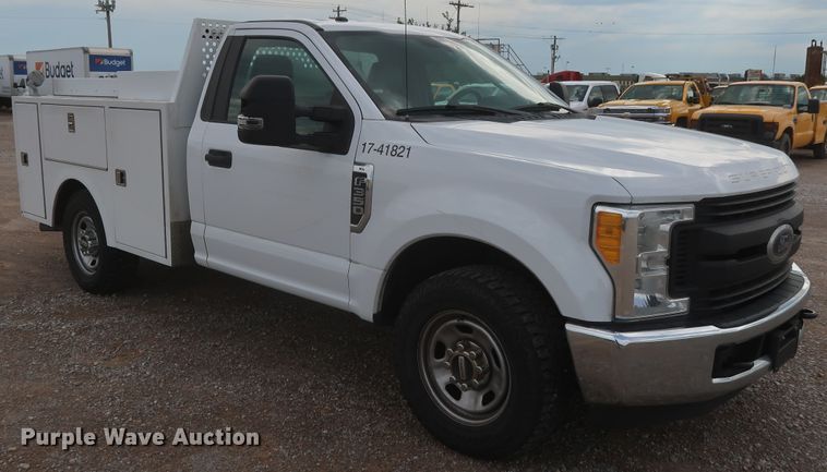 image for item HT9580 2017 Ford F350 Super Duty XL  utility bed pickup truck