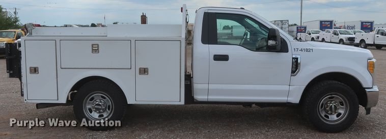 image for item HT9580 2017 Ford F350 Super Duty XL  utility bed pickup truck