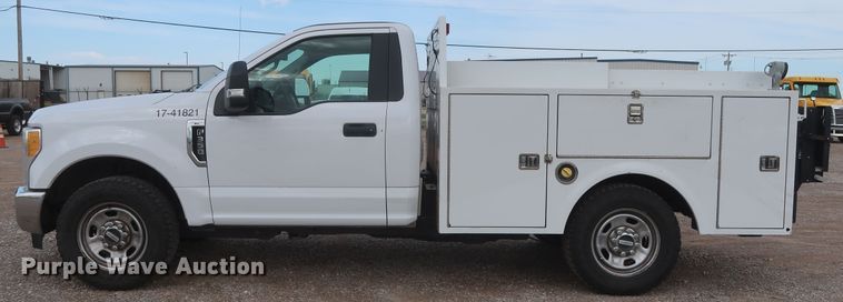 image for item HT9580 2017 Ford F350 Super Duty XL  utility bed pickup truck