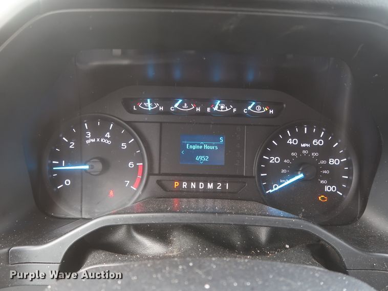 image for item HT9580 2017 Ford F350 Super Duty XL  utility bed pickup truck