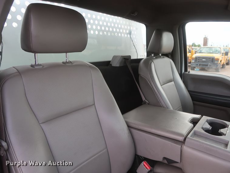 image for item HT9580 2017 Ford F350 Super Duty XL  utility bed pickup truck