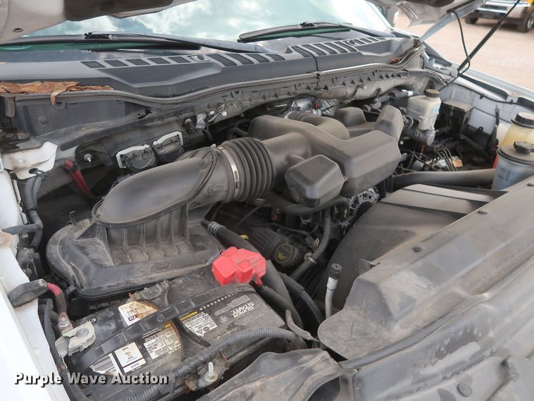 image for item HT9580 2017 Ford F350 Super Duty XL  utility bed pickup truck