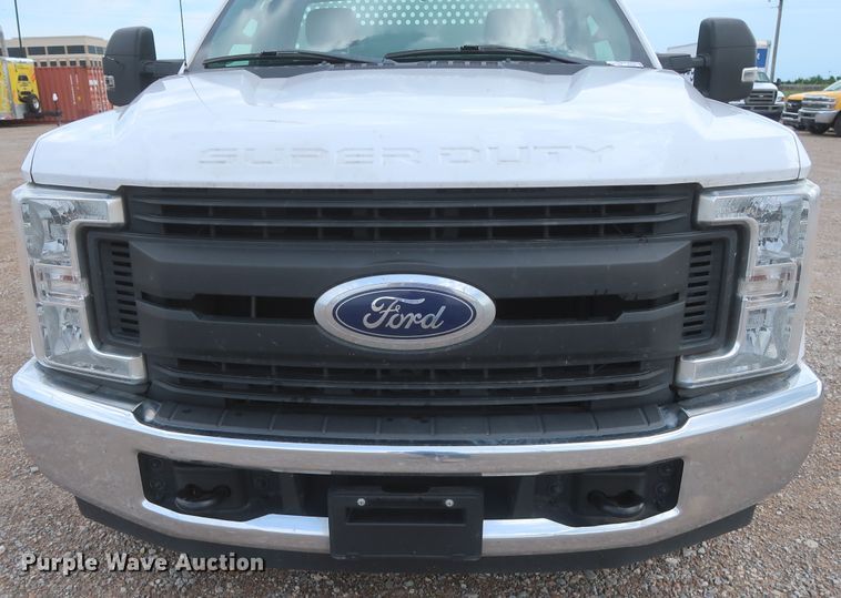 image for item HT9580 2017 Ford F350 Super Duty XL  utility bed pickup truck