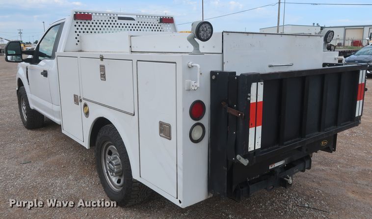 image for item HT9580 2017 Ford F350 Super Duty XL  utility bed pickup truck