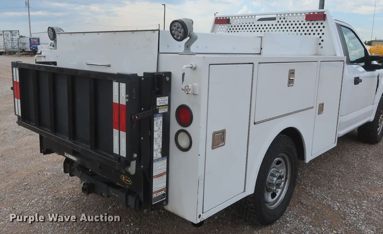 image for item HT9580 2017 Ford F350 Super Duty XL  utility bed pickup truck