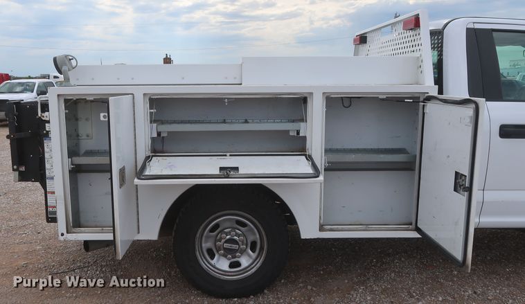 image for item HT9580 2017 Ford F350 Super Duty XL  utility bed pickup truck