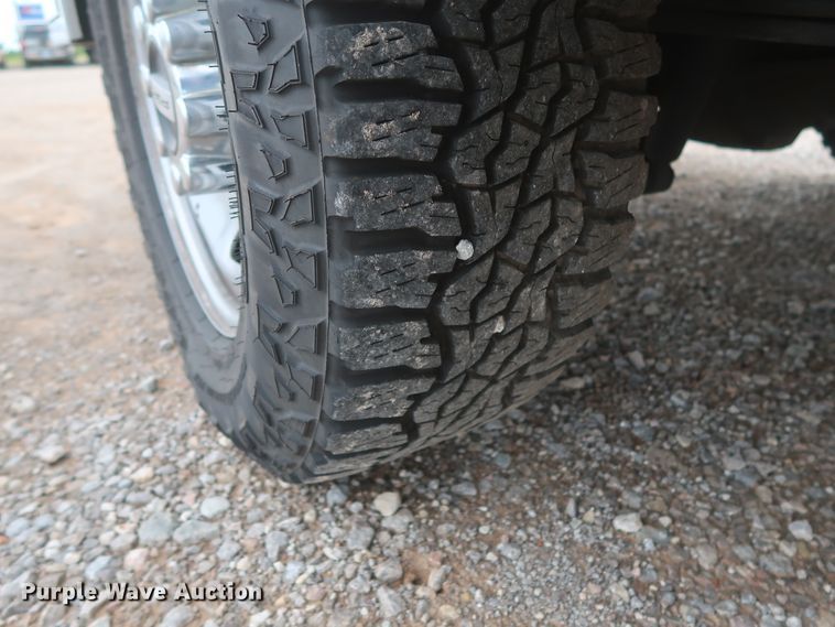 image for item HT9580 2017 Ford F350 Super Duty XL  utility bed pickup truck