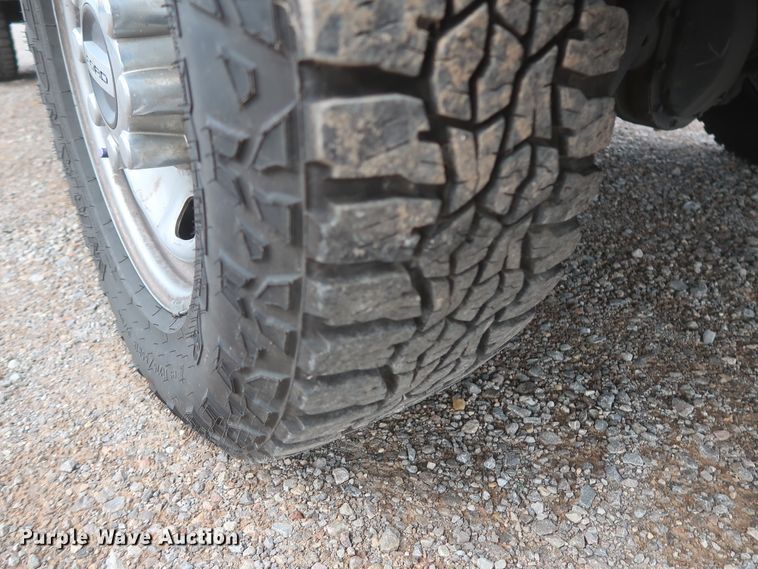 image for item HT9580 2017 Ford F350 Super Duty XL  utility bed pickup truck