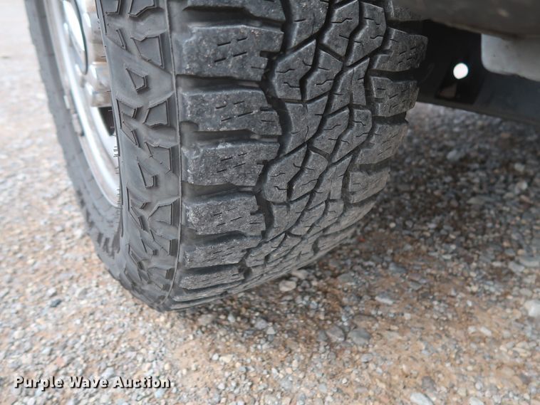 image for item HT9580 2017 Ford F350 Super Duty XL  utility bed pickup truck