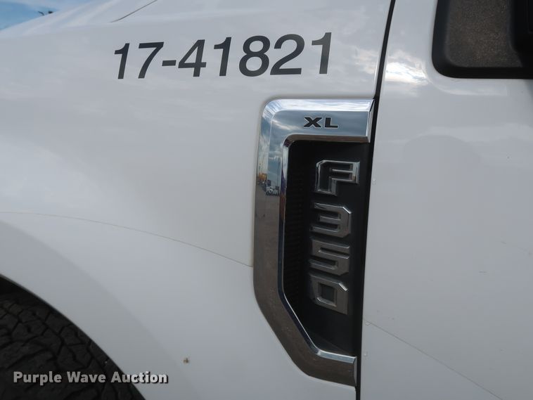 image for item HT9580 2017 Ford F350 Super Duty XL  utility bed pickup truck