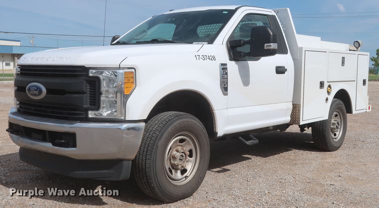 image for item HT9581 2017 Ford F350 Super Duty XL  utility bed pickup truck