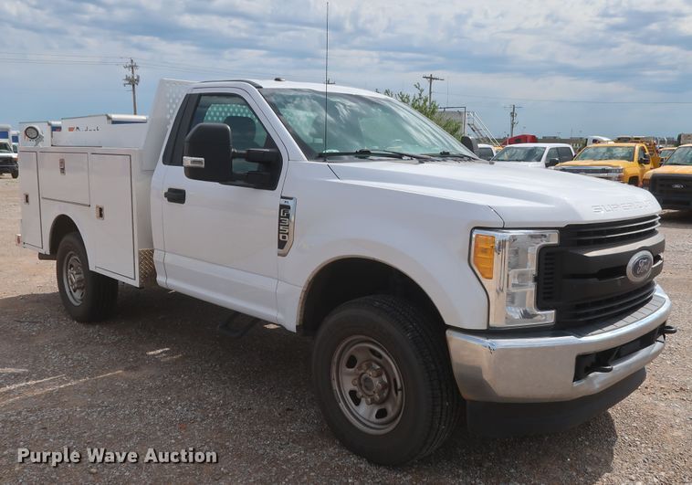 image for item HT9581 2017 Ford F350 Super Duty XL  utility bed pickup truck