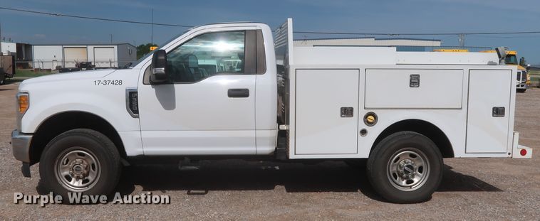 image for item HT9581 2017 Ford F350 Super Duty XL  utility bed pickup truck