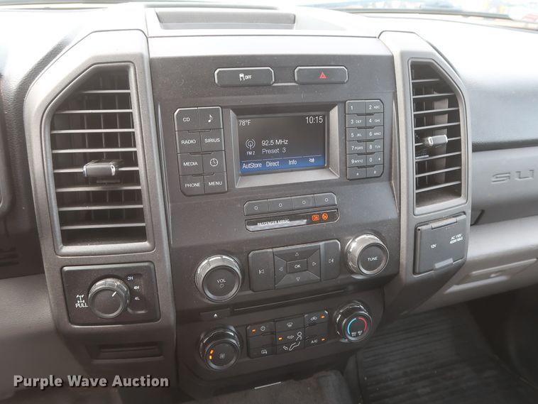 image for item HT9581 2017 Ford F350 Super Duty XL  utility bed pickup truck