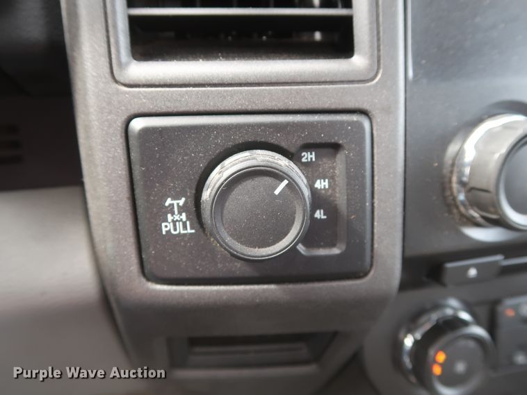 image for item HT9581 2017 Ford F350 Super Duty XL  utility bed pickup truck