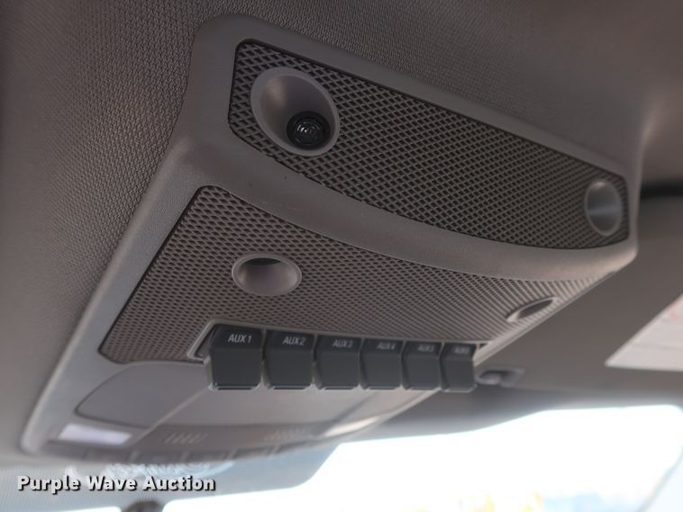 image for item HT9581 2017 Ford F350 Super Duty XL  utility bed pickup truck