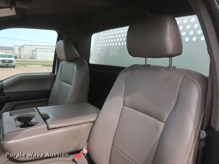 image for item HT9581 2017 Ford F350 Super Duty XL  utility bed pickup truck