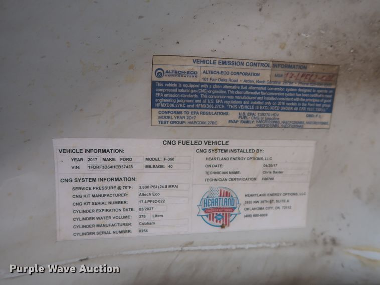 image for item HT9581 2017 Ford F350 Super Duty XL  utility bed pickup truck