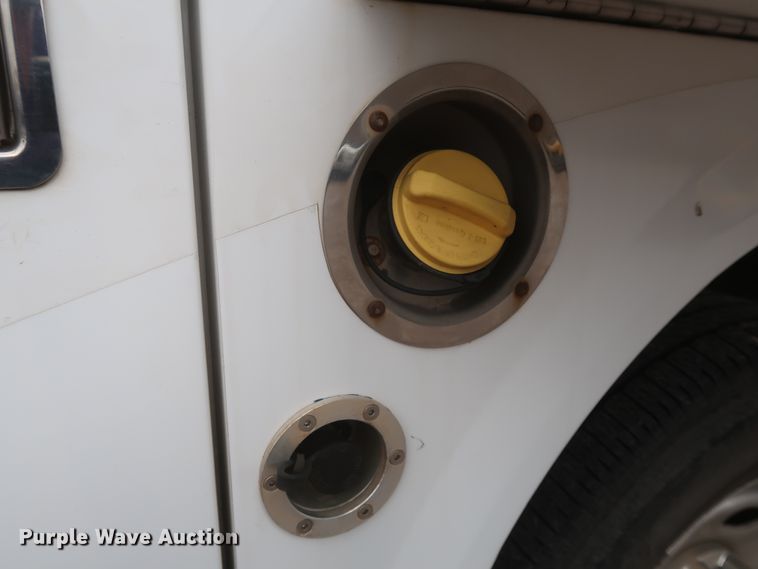 image for item HT9581 2017 Ford F350 Super Duty XL  utility bed pickup truck