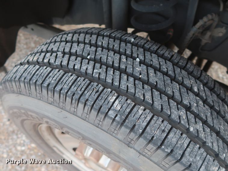 image for item HT9581 2017 Ford F350 Super Duty XL  utility bed pickup truck