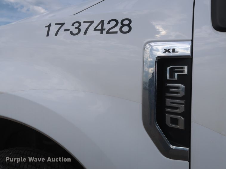 image for item HT9581 2017 Ford F350 Super Duty XL  utility bed pickup truck