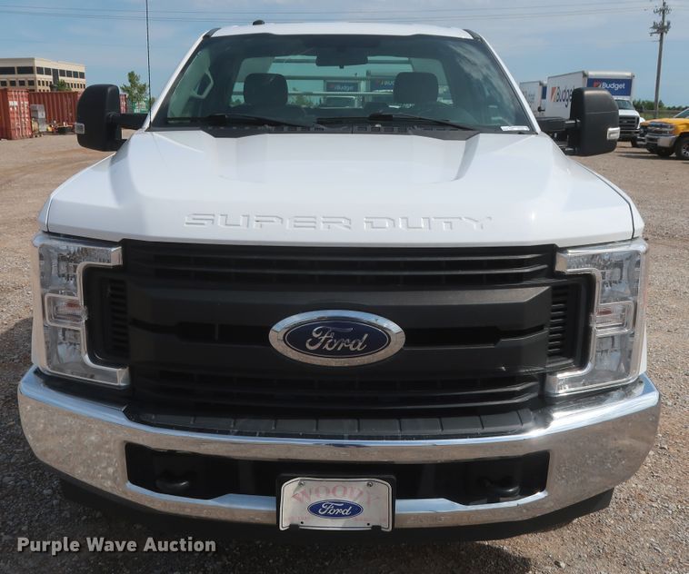 image for item HT9582 2017 Ford F350 Super Duty XL  utility bed pickup truck