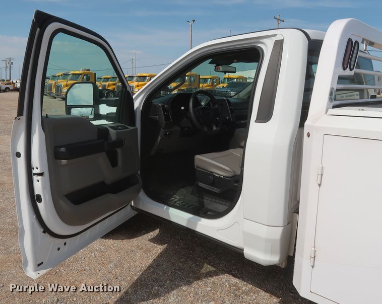 image for item HT9582 2017 Ford F350 Super Duty XL  utility bed pickup truck