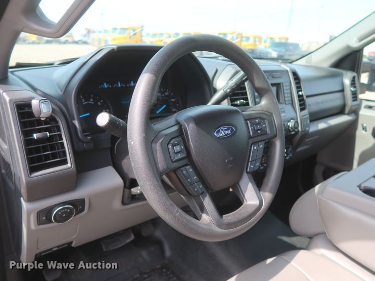 image for item HT9582 2017 Ford F350 Super Duty XL  utility bed pickup truck