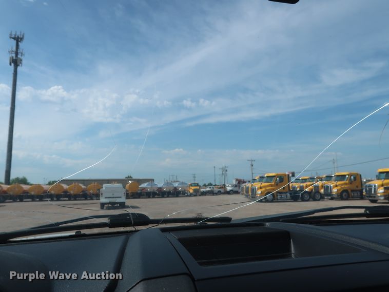 image for item HT9582 2017 Ford F350 Super Duty XL  utility bed pickup truck