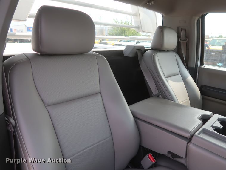 image for item HT9582 2017 Ford F350 Super Duty XL  utility bed pickup truck