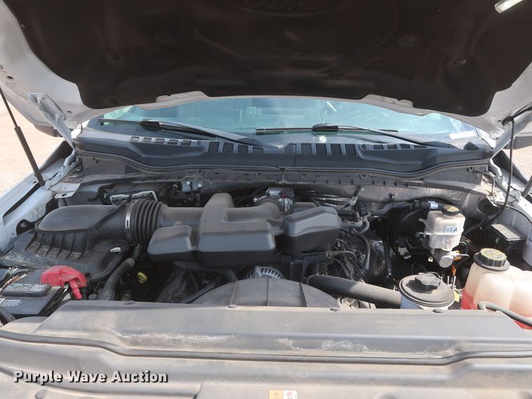 image for item HT9582 2017 Ford F350 Super Duty XL  utility bed pickup truck