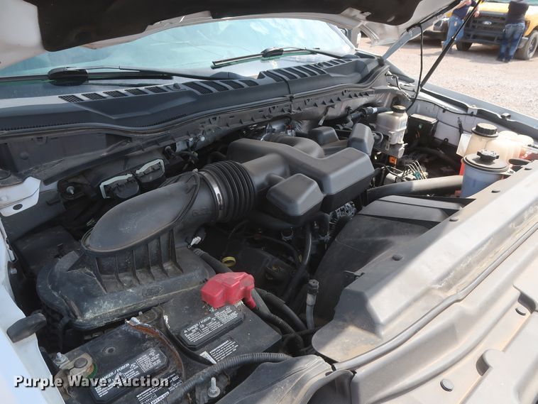 image for item HT9582 2017 Ford F350 Super Duty XL  utility bed pickup truck