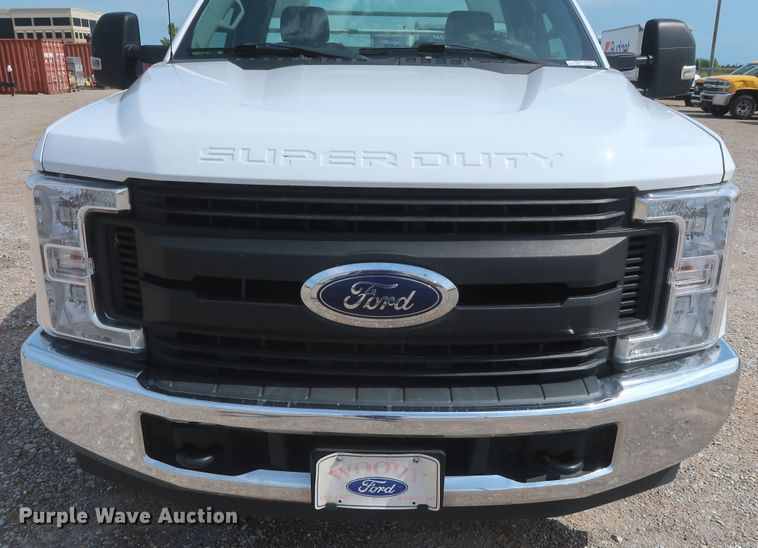 image for item HT9582 2017 Ford F350 Super Duty XL  utility bed pickup truck