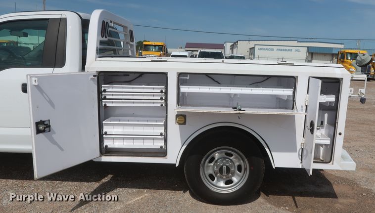 image for item HT9582 2017 Ford F350 Super Duty XL  utility bed pickup truck