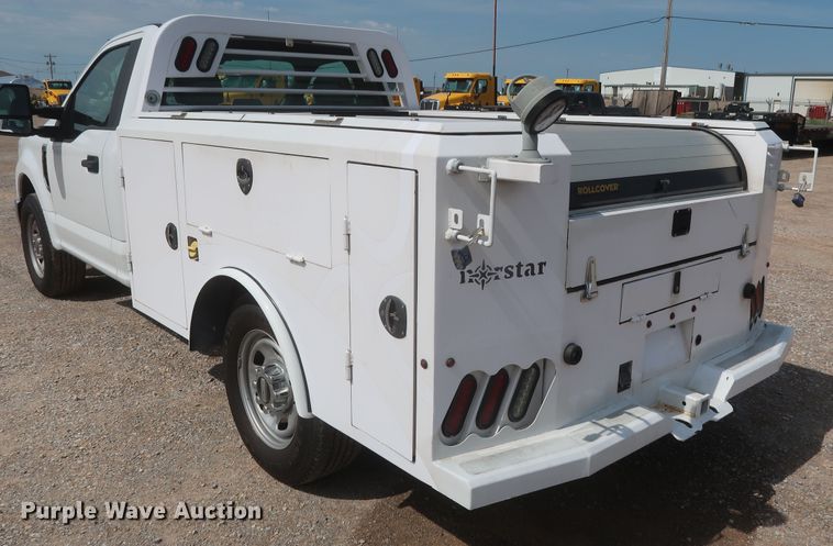 image for item HT9582 2017 Ford F350 Super Duty XL  utility bed pickup truck