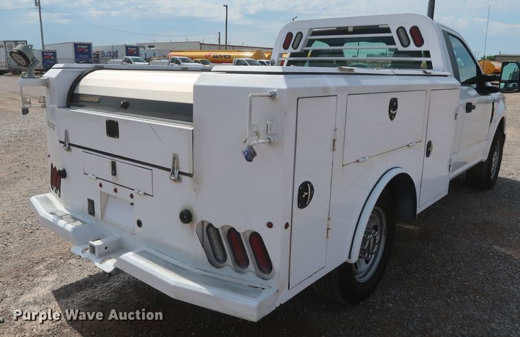 image for item HT9582 2017 Ford F350 Super Duty XL  utility bed pickup truck