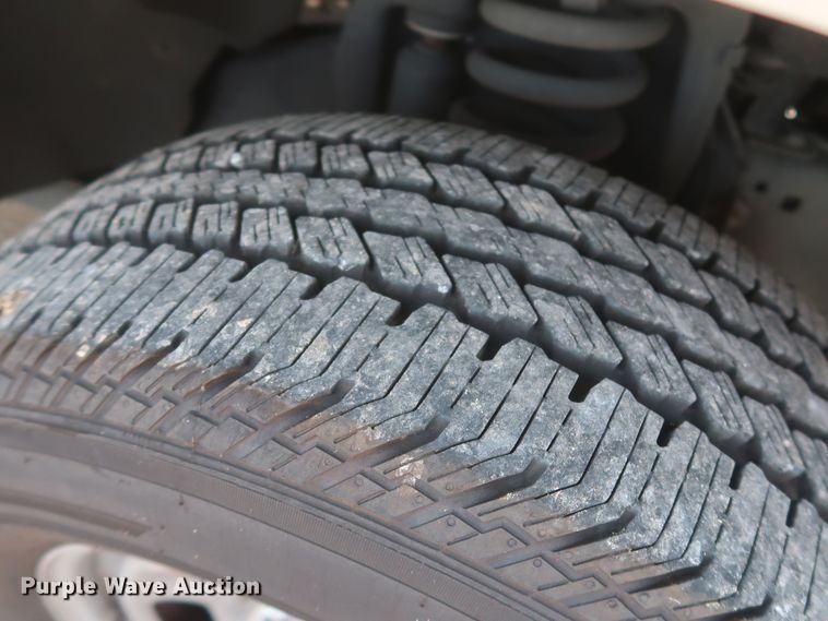 image for item HT9582 2017 Ford F350 Super Duty XL  utility bed pickup truck