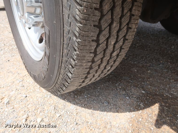 image for item HT9582 2017 Ford F350 Super Duty XL  utility bed pickup truck