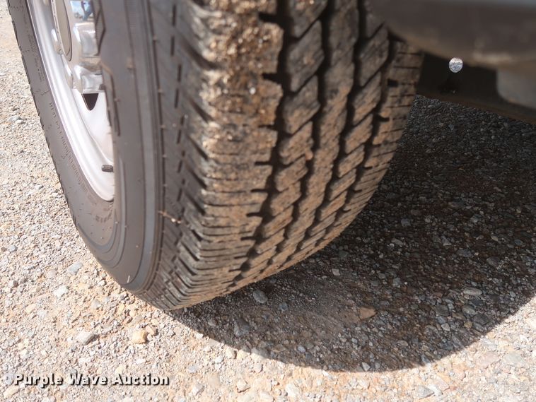 image for item HT9582 2017 Ford F350 Super Duty XL  utility bed pickup truck