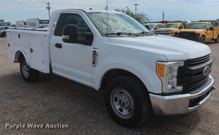 image for item HT9583 2017 Ford F350 Super Duty XL  utility bed pickup truck