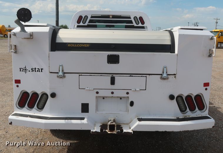 image for item HT9583 2017 Ford F350 Super Duty XL  utility bed pickup truck