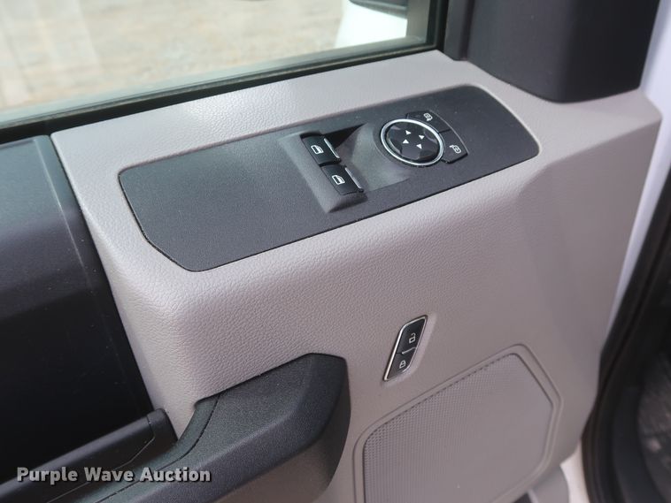 image for item HT9583 2017 Ford F350 Super Duty XL  utility bed pickup truck