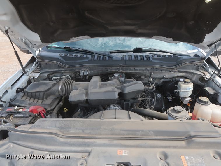 image for item HT9583 2017 Ford F350 Super Duty XL  utility bed pickup truck